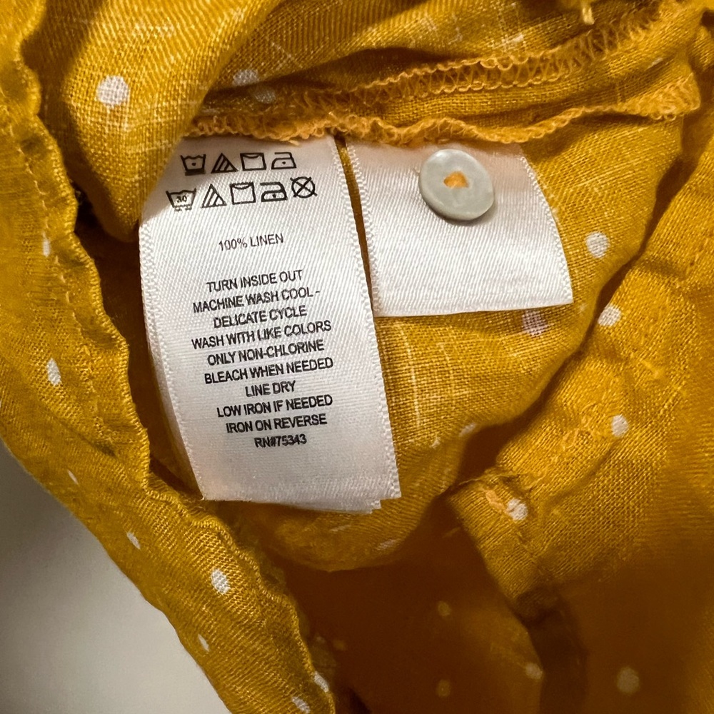 🟡 NWOT Button Up Linen Top 🟡 - Picture 4 of 4